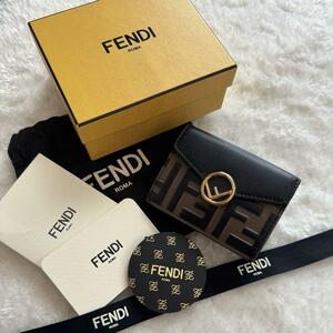 【極上美品】 143 FENDI フェンディ 3つ折り財布 ミニ財布