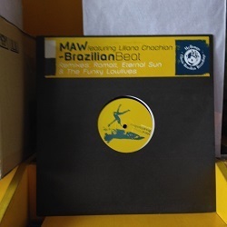 ハウス MAW / Brazilian Beat (Remixes) 12インチです。