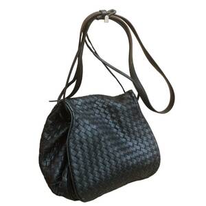 BOTTEGAVENETA ボッテガヴェネタ ショルダーバッグ イントレチャート ブラック マグネット フラップ 巾着 編み込み 黒 クロスボディ