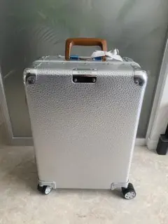 rimowa 世界限定1898個 シリアル刻印付き