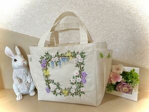 手刺繍ハンドメイドトートバッグ花刺繍ポケット3つ