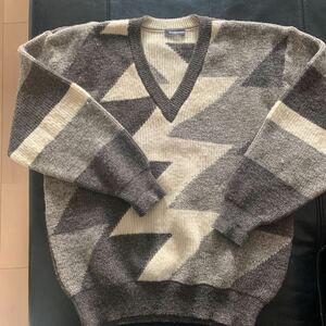 80s【Issey Miyake Men】イッセイミヤケ メン Ｖネック セーター 日本製 難有 良柄 日本製 フリーサイズ 襤褸 リペアベース