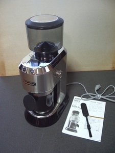 デロンギ　デディカ　コーン式コーヒーグラインダー　DeLonghi DEDICA coffee grinder KG521J