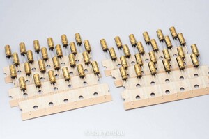 ニチコンFG（ファインゴールド）50V／0.47μF　アルミ電解コンデンサ　カットテープ　新品48個セットB