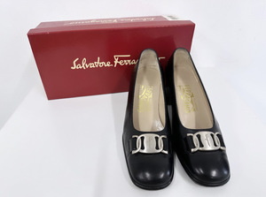 100円～★Salvatore Ferragamo サルヴァトーレフェラガモ 箱付き 23.5 パンプス フェラガモ 靴 ヒール 黒