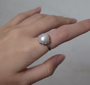 素敵な大粒本真珠のボリューム感で楽しめます♪珍しい天然ホワイトパール指輪♪6月の誕生石♪サイズ:9-20