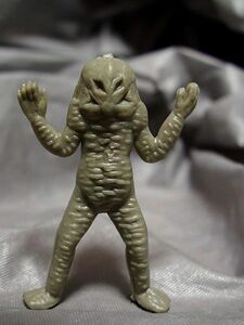 ウルトラマンb35-1当時物 無版権 怪獣 ポリ人形 ザラブ星人 1972年「検 遊星から来た兄弟 ニセ 駄菓子屋 パチ怪獣 消しゴム ポピー