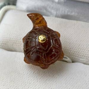【B】琥珀の亀　リング　SILVER フリーサイズ　縁起物　亀のリング　指輪