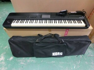 T【3む-41】【240サイズ】KORG コルグ/KROME-88 シンセサイザー/88鍵/通電可/ジャンク/※傷・黄ばみ・ケース破損有