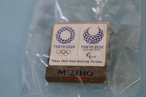 非売品　MIZUHO　東京オリンピック　パラリンピック　記念バッジ　　即決価格