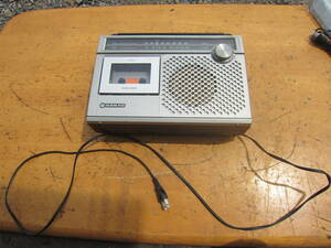 SATU439　SANYO MR2405 サンヨー 昭和 レトロ ラジカセ　AM/FM カセットテープ ジャンク　本体のみ　古いラジカセ　
