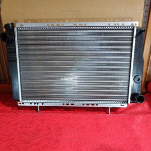 ルノー 4 ラジエータ International radiators 製 7701348798 【優良部品】