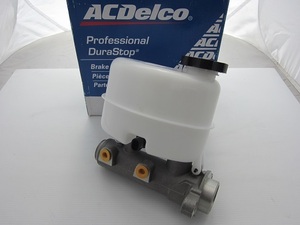 ACデルコPro♪02　エスカレード　01～02　ユーコン（デナリ）　ブレーキマスターシリンダー