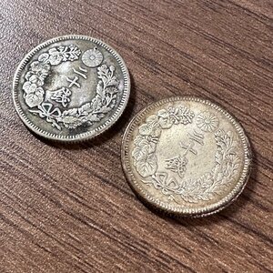 1円～銀貨【旭日20銭銀貨】明治40年/42年 コインホルダー 2枚組 収集家放出品 99