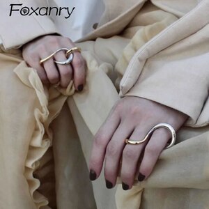 お買得◆ファッションリング　指輪　幾何学的　クリエイティブ　デザイナー　ゴールド・シルバー　コンビ　フリーサイズ
