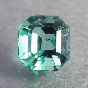 コロンビア産 ノンオイルエメラルド(0.863ct)