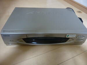 東芝 TOSHIBA☆VHSビデオデッキ☆ARENA A-F9　（通電、再生のみ確認済み）