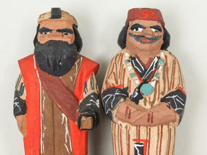 nQy6 アイヌ民芸 アイヌの夫婦人形 エカシ メノコ 郷土玩具 置物 木彫 風俗人形 農民美術