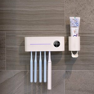 歯ブラシ除菌器 壁掛け UVC紫外線滅菌 USB充電 パンチフリー設置 電動歯ブラシ収納（ホワイト）217wt