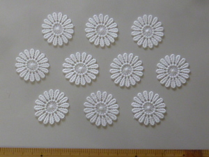 ♪（345）繊細なレーヨンケミカルレース　繊細な草花柄　白色　10枚