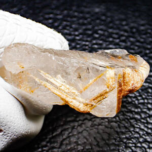 天然石 タイチン ゴールドルチル クォーツ 水晶 金線 宝石 原石 結晶 パワーストーン 占い 金運 金 引き寄せ