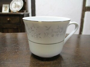 日本製 プラチナローズ コーヒーカップ ディスプレイ イギリス 英国 里帰り品 キッチン雑貨 tableware 1561f
