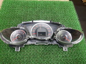 フィット（ＧＥ６） スピードメーター　Ｌ１３Ａ　２ＷＤ　ＣＶＴ　７８１００－ＴＦ０－Ｊ２１５　６３８１１キロ 