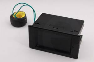 送料350円 色鮮やかなLCDデジタル表示 パネル枠付き 交流 電圧 電流 ワット計 D6958 デジタルパネルメータ AC 40~300V