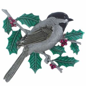 A8678◆【JJ】◆ ヒイラギの枝にとまる鳥 * バードモチーフ クリスマス ◆ ピューター製 ◆ ヴィンテージブローチ ◆