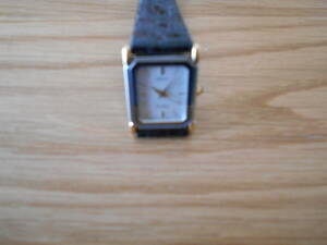 ★時計セイコー　女性腕時計　ブランド名/Excalie（エクセリーヌ）1980年代　アンティーク　黒革ベルト