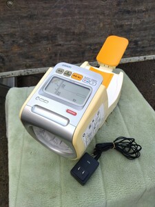 OMRON オムロン デジタル自動血圧計 上腕式 スポットアーム HEM-1020