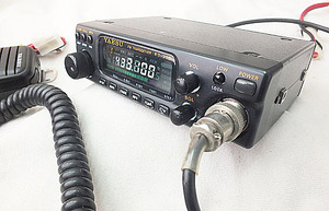 YAESU　430MHz　 FT-715　　LED照明 　　中古動作品