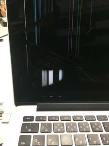 MacbookPro A1502電源入る。LCD割れている。