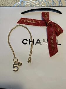 SALE 【CHANEL】ホリデー数量限定品 チャーム ネックレス チェーンセット & CECIL McBEE華やかワンピ