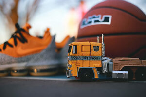 【限定 新品】未開封 TRANSFORMERS CONVOY atmos safari LEBRON JAMES Ver. トランスフォーマー コンボイ アトモス サファリ レブロン