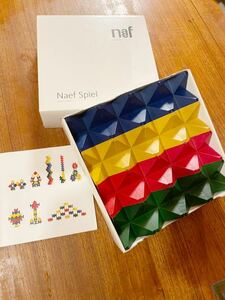 ネフスピール 9401 Naef-Spiel16ピース4色Krut Naef(designer),(製造)ネフ社(製造)スイス製 知育玩具 木のおもちゃワールドワイド積み木