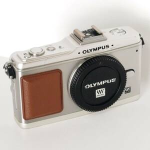 OLYMPUS オリンパス P2 カメラ本体のみ ジャンク