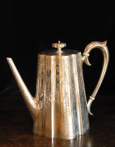 アンティーク　１８７２年 純銀製 細工とフォルムの素敵な 風格のコーヒーポット(k22) 【郵パック発送 送料無料】