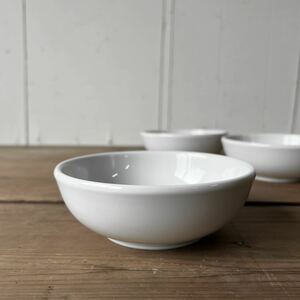 2個set 浅いボウル デッドストック 陶器 白磁　検: 取り皿 浅鉢 銘々皿 小鉢 鍋 デザート 白い皿 サラダ レトロ アンティーク ビンテージ