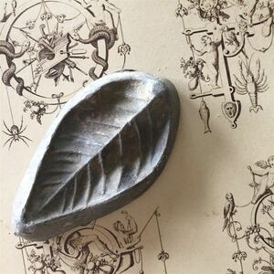 19世紀 フランスアンティーク 重厚な葉のモールド ピューター 錫 エタン 型 チョコレート オブジェ 文具 インテリア 装飾 ヴィンテージ