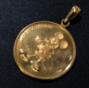 (C041218)Disney 金貨 ミッキー ミニー 枠K18 999.9 YG ペンダントトップ チャーム 1/10oz ディズニー コイン ゴールド 総重量3.7g 純金 