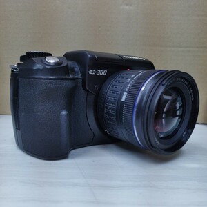 OLYMPUS E-300 オリンパス 一眼レフカメラ デジタルカメラ 未確認4646