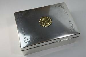 日本皇室御下賜品 純銀製唐木皇室通用紋入煙草入 　 稀少珍品