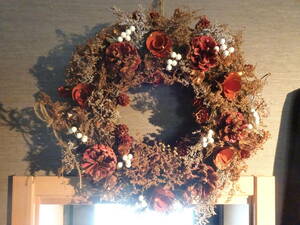 クリスマスリース 薔薇 壁飾り 玄関 置物 直径約30cm ブラウン アンティーク ドライフラワー