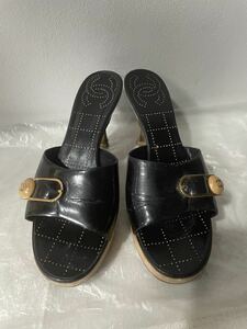 CHANELシャネル黒ブラックロゴサンダルミュールレディース靴くつ仕事ビジネス