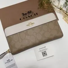 コーチ COACH 長財布　ブラウンxホワイト