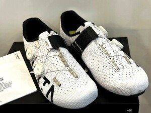 【m005】フィジーク ビンディングシューズ VENTO STABILITA CARBON 限定カラー BLACK LOGO WHITE サイズ40 中古