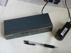 ELECOM エレコム KVM-NVU4 パソコン切替機 ◆KVMスイッチ 4台 VGA USB4PORT
