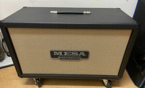 Mesa Boogie 2×12キャビネット です。