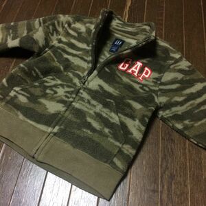 GAPフリースジャケットジャンバー18-24サイズカモフラージュギャップモコモコキッズ迷彩柄80-100サイズ位かな